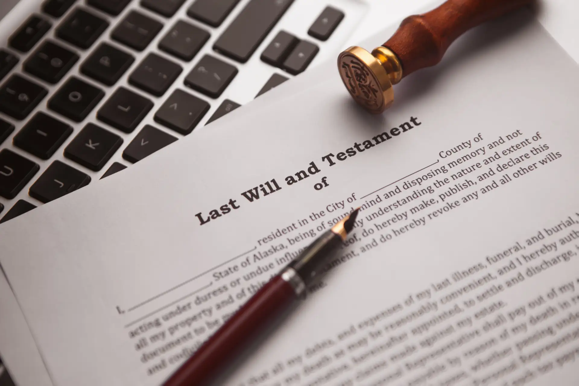 Notary_s public pen and stamp on testament and last will. Notary public tools.jpg(1) otary_s public pen and stamp on testament and last will. Notary public tools